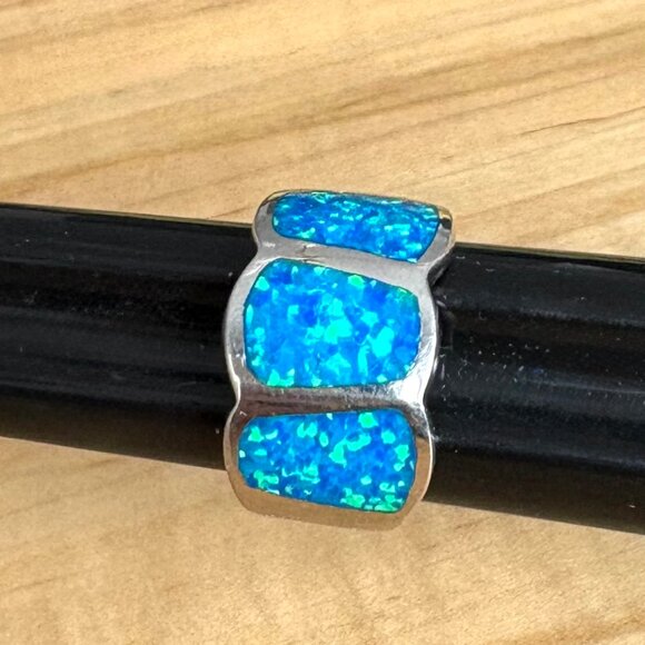 Solid Sterling Silver Ring with Opal Inlay Gorgeous Colours Size 6 - Picture 1 of 11